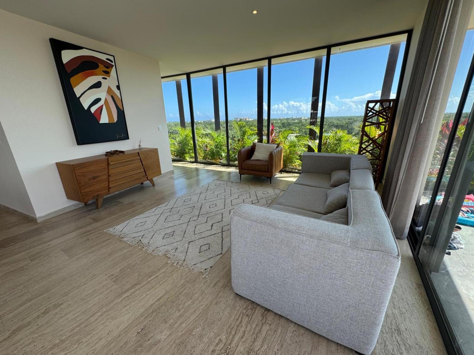Rooftop Ph, 24hr Security, Private Pool, 3 King Beds!! 3 Mins To The Beach!!