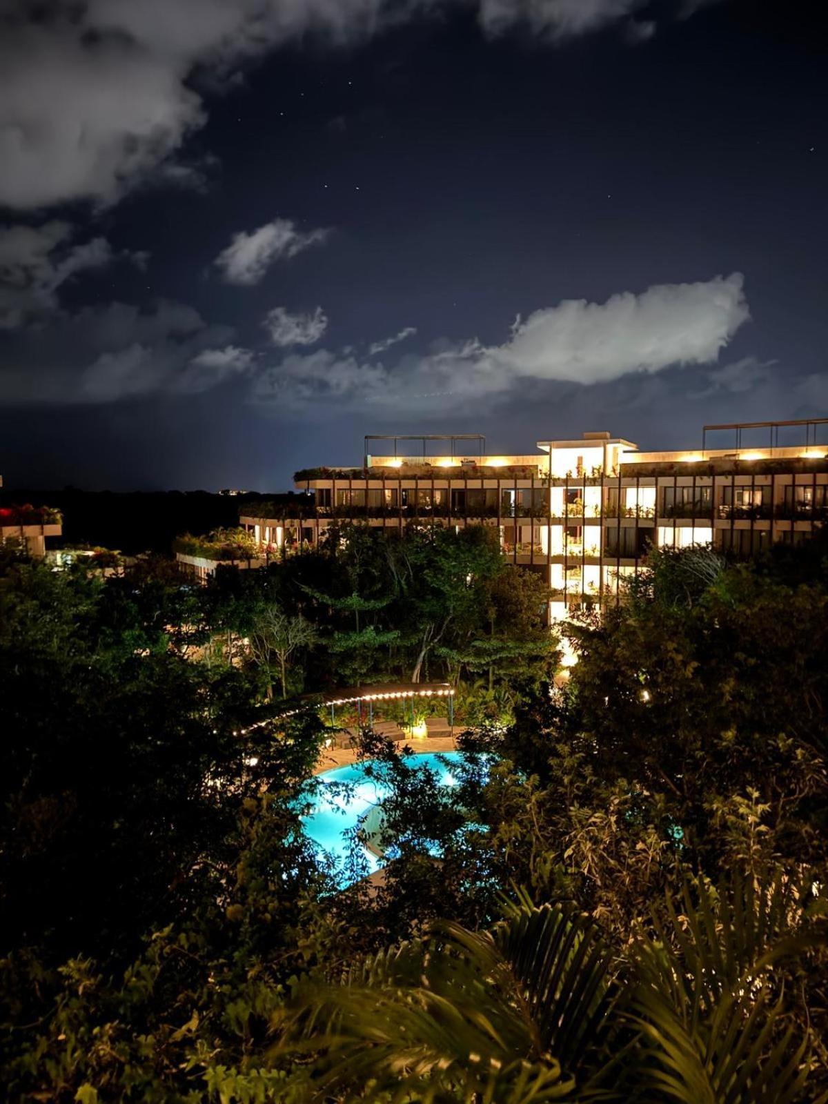 Rooftop Ph, 24hr Security, Private Pool, 3 King Beds!! 3 Mins To The Beach!!