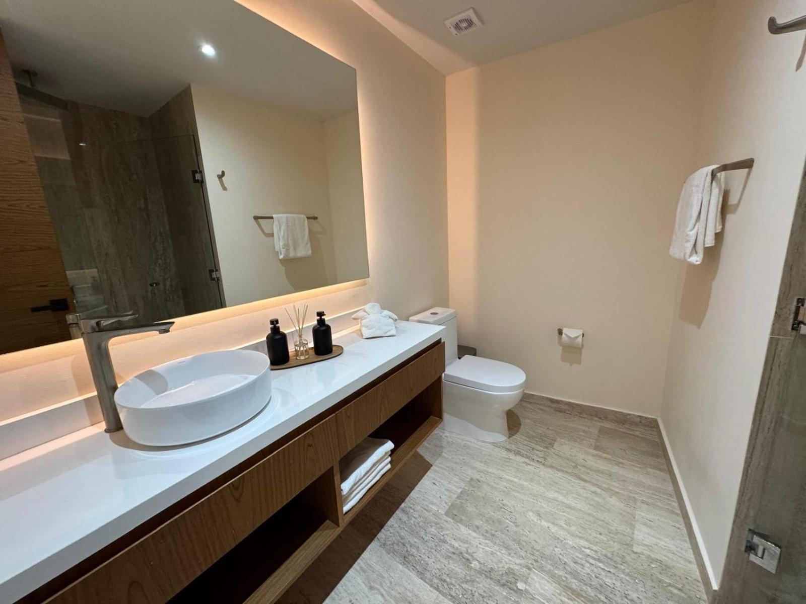 Rooftop Ph, 24hr Security, Private Pool, 3 King Beds!! 3 Mins To The Beach!! * Tulum